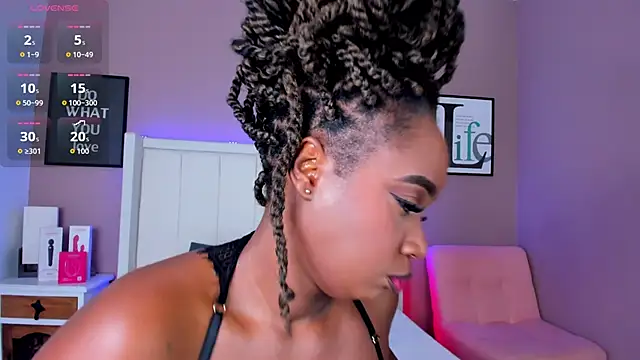 Britanymooree online show from January 8, 2026, 7:38 pm