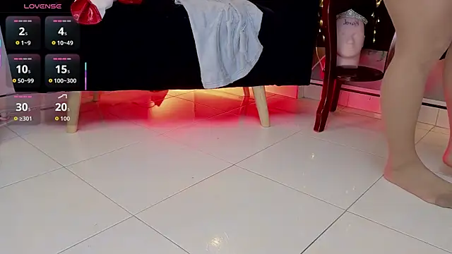 Snapshot of selena_rogue chatting on April 30, 2026, 12:33 pm selena rogue online show from April 30, 2026, 12:33 pm