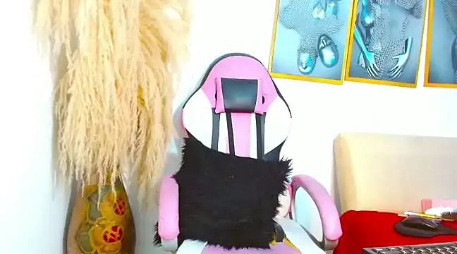 mia foxts online show from February 14, 2025, 6:12 am