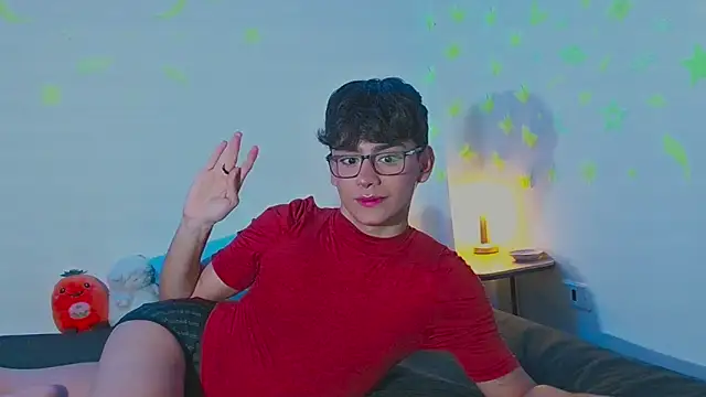 Snapshot of arnold_laurent_ chatting on December 5, 2024, 8:11 pm arnold laurent online show from December 5, 2024, 8:11 pm