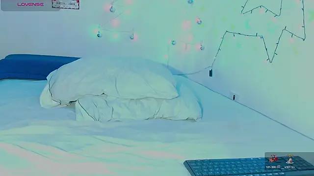 Snapshot of arnold_laurent_ chatting on December 19, 2024, 5:29 am arnold laurent online show from December 19, 2024, 5:29 am