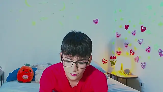 Snapshot of arnold_laurent_ chatting on February 17, 2025, 9:19 pm arnold laurent online show from February 17, 2025, 9:19 pm