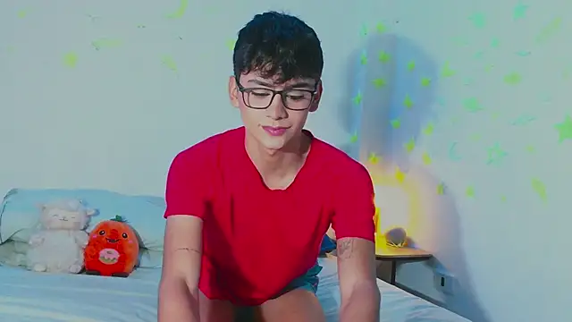 Snapshot of arnold_laurent_ chatting on February 19, 2025, 7:27 pm arnold laurent online show from February 19, 2025, 7:27 pm