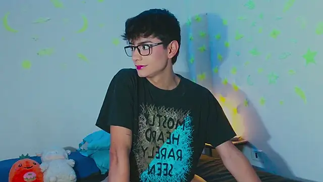 Snapshot of arnold_laurent_ chatting on March 4, 2025, 7:54 pm arnold laurent online show from March 4, 2025, 7:54 pm