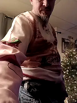 Snapshot of whyteguy410 chatting on December 22, 2024, 6:17 am whyteguy410 online show from December 22, 2024, 6:17 am