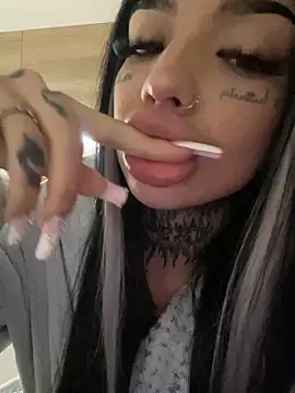 CreamyInkky  online show from January 24, 2025, 9:58 pm