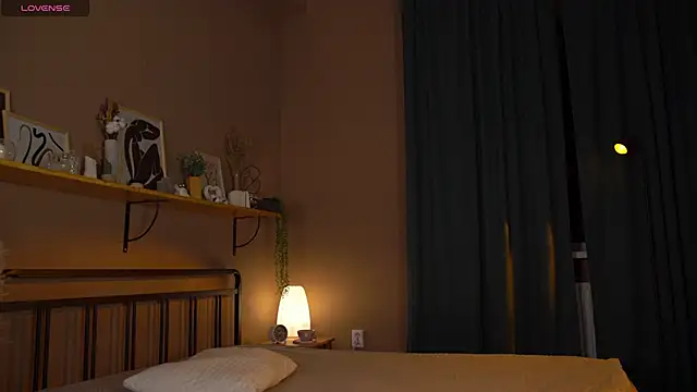 Snapshot of FairyFlutter chatting on January 16, 2025, 6:27 pm FairyFlutter online show from January 16, 2025, 6:27 pm