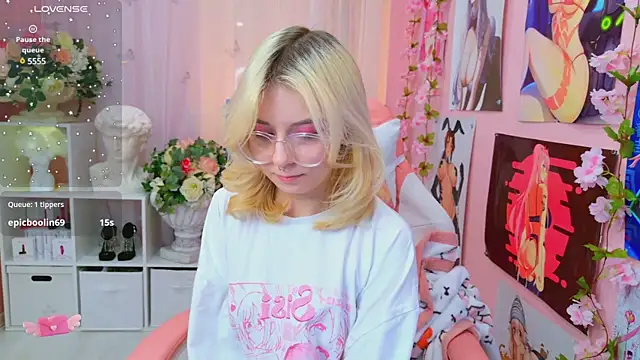 Snapshot of Coconut_Mia chatting on January 18, 2025, 3:31 am Coconut Mia online show from January 18, 2025, 3:31 am