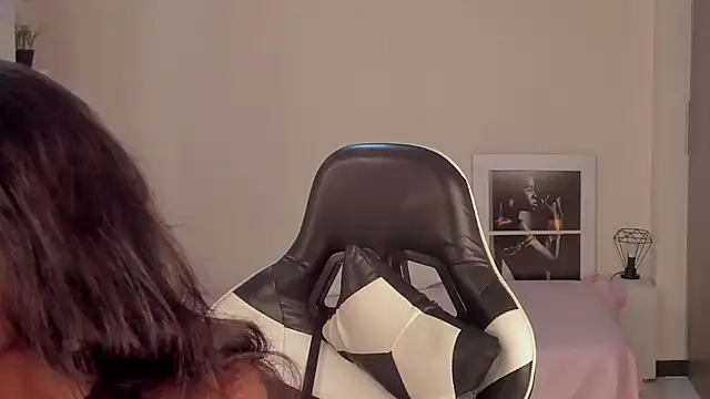 SavannahWildee online show from December 11, 2024, 10:47 am