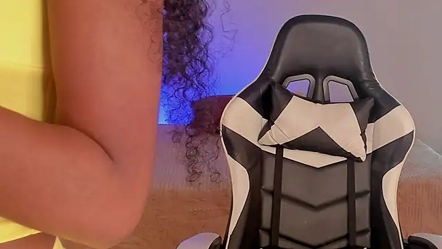 SavannahWildee online show from January 10, 2025, 2:13 pm