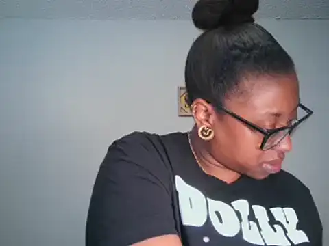 Snapshot of Nyxie_Chaos chatting on February 21, 2025, 2:27 pm Nyxie Chaos online show from February 21, 2025, 2:27 pm