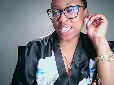 Snapshot of Nyxie_Chaos chatting on October 24, 2025, 11:50 am Nyxie Chaos online show from October 24, 2025, 11:50 am