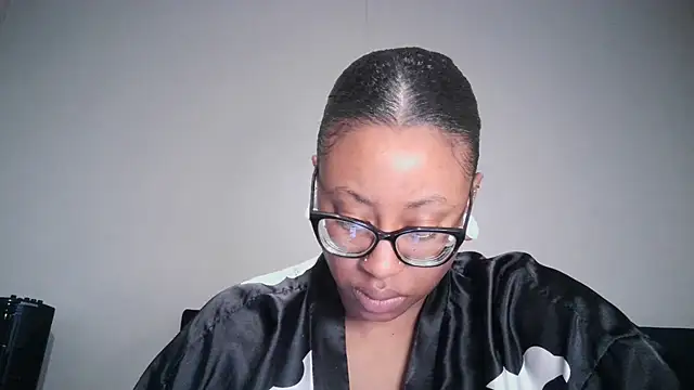 Snapshot of Nyxie_Chaos chatting on December 2, 2025, 2:23 pm Nyxie Chaos online show from December 2, 2025, 2:23 pm