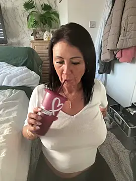 Snapshot of Naughtynanny75 chatting on December 10, 2024, 1:22 pm Naughtynanny75 online show from December 10, 2024, 1:22 pm