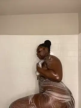 Snapshot of LillShayy chatting on December 7, 2024, 10:50 pm LillShayy online show from December 7, 2024, 10:50 pm