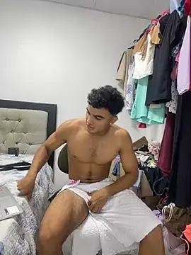 Snapshot of Mentriplex chatting on December 7, 2024, 1:47 am Mentriplex online show from December 7, 2024, 1:47 am