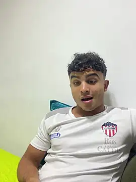 Snapshot of Mentriplex chatting on February 2, 2025, 2:38 am Mentriplex online show from February 2, 2025, 2:38 am