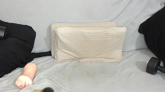 Snapshot of qustci-couple chatting on February 3, 2025, 12:15 am qustci-couple online show from February 3, 2025, 12:15 am