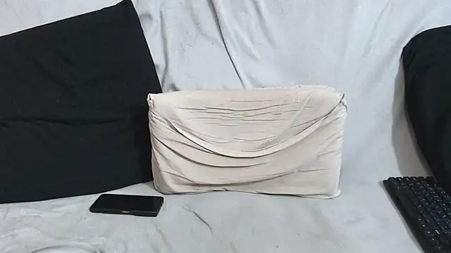 Snapshot of qustci-couple chatting on February 27, 2025, 10:31 pm qustci-couple online show from February 27, 2025, 10:31 pm