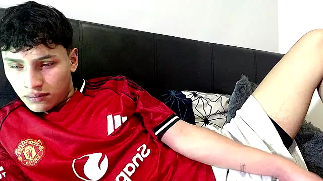 Snapshot of pipeynick chatting on February 6, 2026, 10:24 pm pipeynick online show from February 6, 2026, 10:24 pm