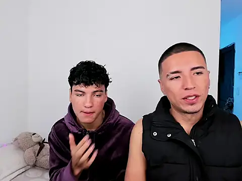 sweet boys xx online show from November 9, 2025, 12:36 pm