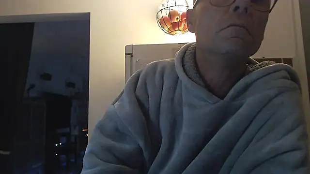 Snapshot of Nomi1612 chatting on November 21, 2025, 8:18 pm Nomi1612 online show from November 21, 2025, 8:18 pm