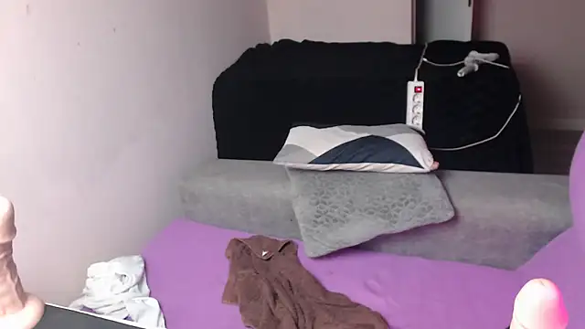 SOFIASWEETSECRETT online show from May 9, 2026, 5:01 am