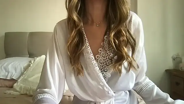 paolajonez online show from January 6, 2025, 3:51 pm