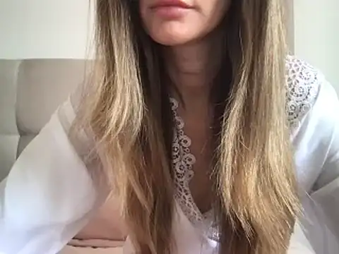 paolajonez online show from February 21, 2025, 5:09 pm