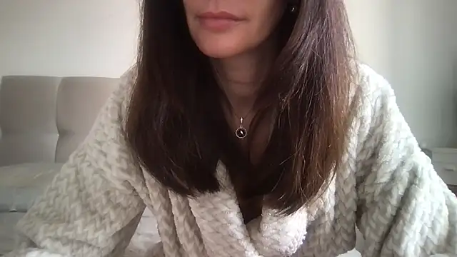 paolajonez online show from September 17, 2025, 5:36 pm