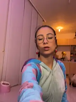 juanasnz99 online show from December 25, 2024, 5:05 am