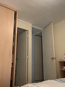 juanasnz99 online show from December 1, 2025, 4:28 am