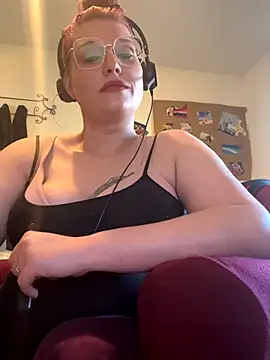 Snapshot of Lalalynn chatting on November 13, 2025, 7:46 pm Lalalynn online show from November 13, 2025, 7:46 pm