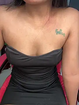 LeisyXO online show from October 30, 2025, 7:58 pm