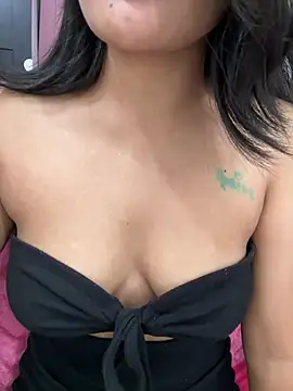 Snapshot of LeisyXO chatting on March 24, 2026, 7:30 pm LeisyXO online show from March 24, 2026, 7:30 pm