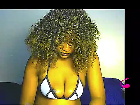 Snapshot of lilylovexx chatting on February 15, 2026, 8:38 pm lilylovexx online show from February 15, 2026, 8:38 pm