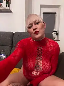 poussichienne online show from December 10, 2024, 7:54 pm