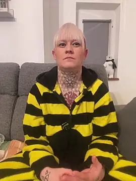 poussichienne online show from December 15, 2024, 8:15 pm