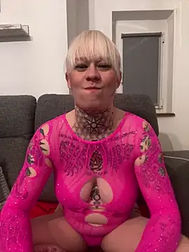 poussichienne online show from January 7, 2025, 8:31 pm