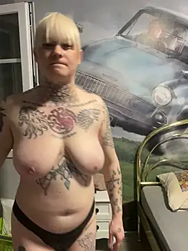 poussichienne online show from February 25, 2025, 2:33 pm