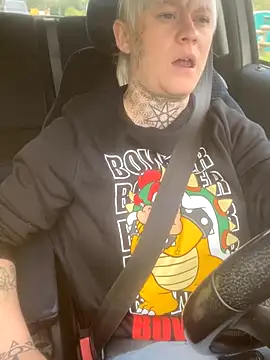 poussichienne online show from October 9, 2025, 10:46 am