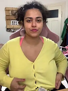 Snapshot of Curvydesifromgermany chatting on November 4, 2025, 1:21 pm Curvydesifromgermany online show from November 4, 2025, 1:21 pm