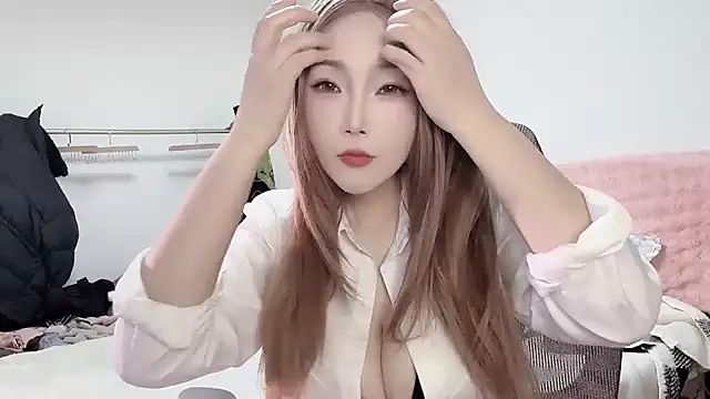 XinBaoa 156 online show from March 2, 2025, 11:50 am