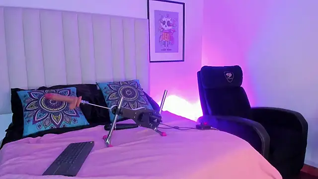 Laura Dicardy online show from April 23, 2026, 12:29 pm