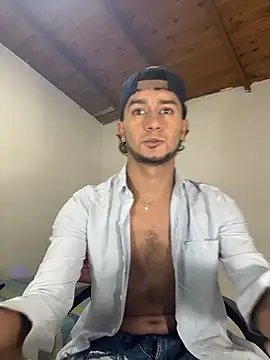 Snapshot of Kevin_Torres chatting on March 26, 2026, 11:32 pm Kevin Torres online show from March 26, 2026, 11:32 pm