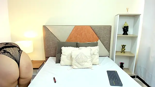 Snapshot of JennaCollins149 chatting on December 19, 2024, 4:24 pm JennaCollins149 online show from December 19, 2024, 4:24 pm