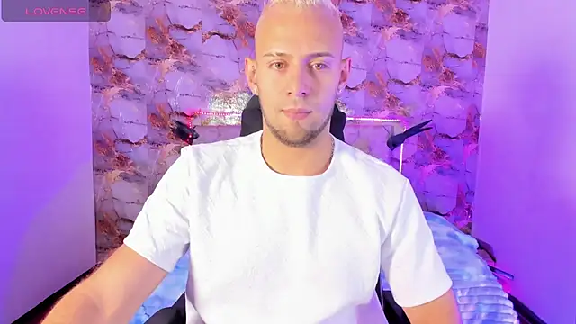 Snapshot of Damon_Bakert chatting on June 25, 2026, 1:48 pm Damon Bakert online show from June 25, 2026, 1:48 pm
