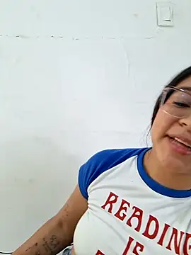 Snapshot of -VICKKY chatting on April 28, 2026, 2:22 pm -VICKKY online show from April 28, 2026, 2:22 pm