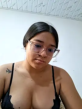 Snapshot of -VICKKY chatting on June 6, 2026, 2:44 pm -VICKKY online show from June 6, 2026, 2:44 pm