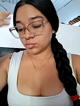 Snapshot of -VICKKY chatting on July 18, 2026, 4:22 pm -VICKKY online show from July 18, 2026, 4:22 pm